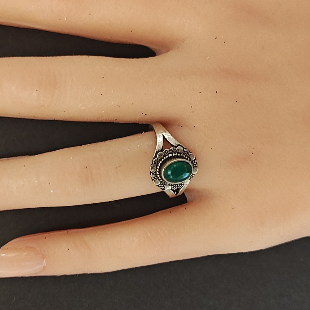 Green Chalcedony Gemstone Silver plated Ring - Size 6 3/4 - Picture 7 of 7